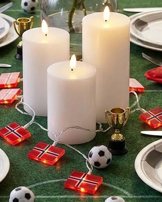 Hovedbilde LED-lysslynge med 10 norske flagg x 230 cm 